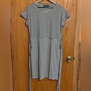 women's summer dress size Medium‎ stripes waist tie teachers